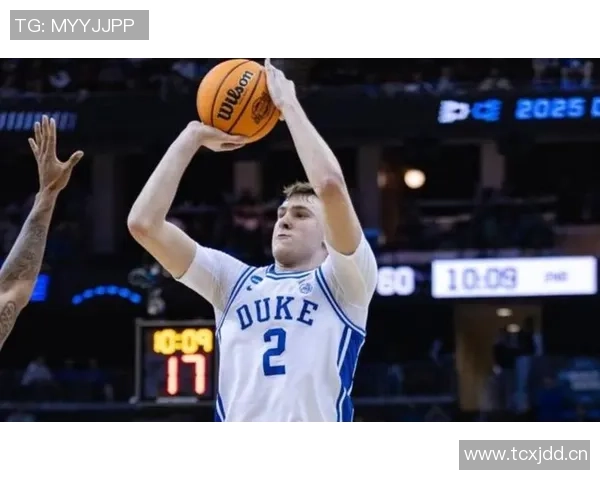 克尼佩尔全场表现惊艳17投10中三分球6中6砍下28分5篮板7助攻3抢断正负值高达18